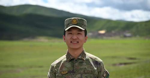 湖南小伙黄以宁,军考703.1分,位列西部战区陆军第一名!