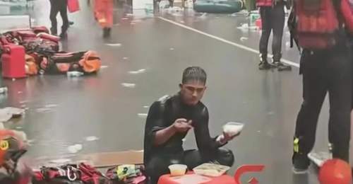 广西贵港“雨水泡饭消防员”找到了:退伍军人 | 网友:这就是我们该追的星