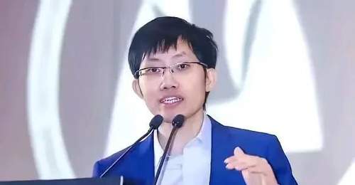 DeepSeek梁文锋身价2440亿，成为全球最富有AI创业者