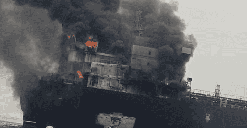伊朗称两艘油轮在霍尔木兹海峡爆炸事件画面公布
