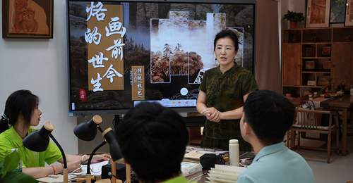 重庆电力高专:AR赋能非遗烙画,青春薪火焕新生