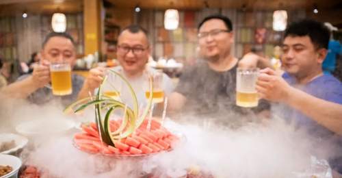 麻辣小龙虾+冰啤酒:夏季急性肠胃炎的真凶还是背锅侠?