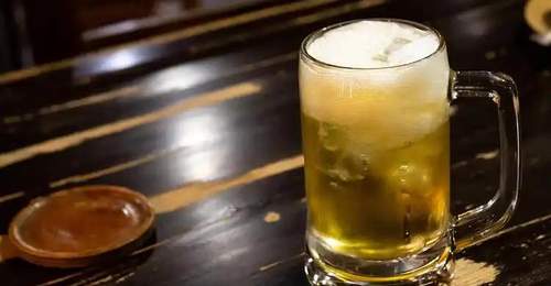 常饮啤酒的人藏着8个变化 多元活动中这杯冒泡液体正照见你的生活状态