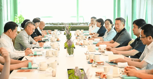 芜湖银发经济主题早餐会 大咖齐聚共话康养新机遇