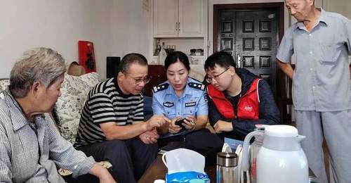 摸过爷爷弹片伤疤的女警成贴心人,她牵头建“1+N警务团队”守好拥军暖民心