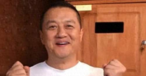 李亚鹏捐99999元给胡心瑶 多元参与的慈善热议引关注