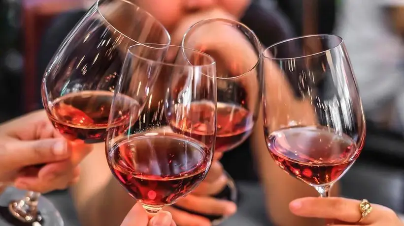 葡萄酒的高级感,为什么常常藏在“酸”里?