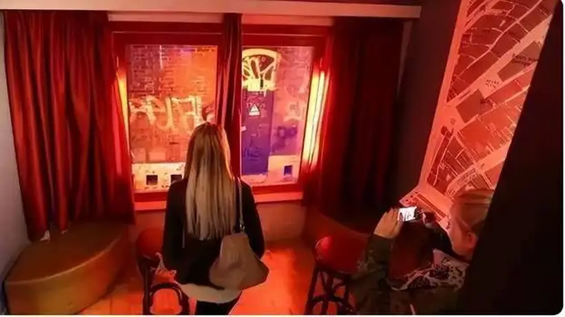 阿姆斯特丹红灯区女性：学历与性工作者的双重身份