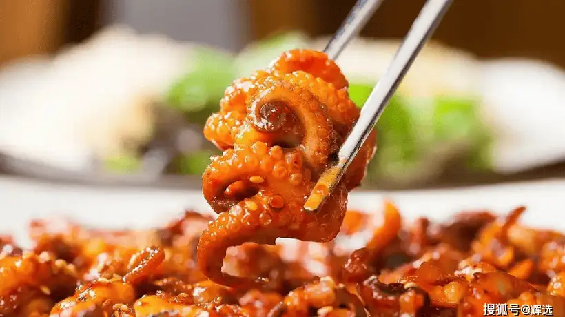 想复刻青岛路边小馆那道香辣Q弹八爪鱼？照着这几步炒，配三碗饭都不够吃
