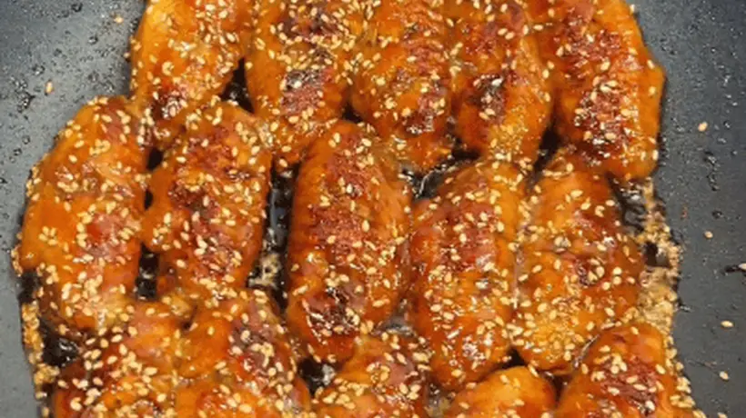宿舍小电饭煲做可乐鸡翅 酸甜入味的家常美味等你来尝试