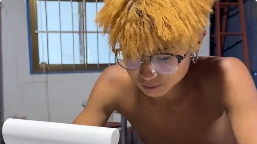 蹲守瓜田搬瓜赚工钱 14岁少年手写作文戳中千万人泪点