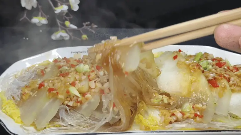 不想炒菜来搭手！粉丝娃娃菜配冬瓜蒸一整盘，蒜香勾人超下饭，全家隔三岔五要做