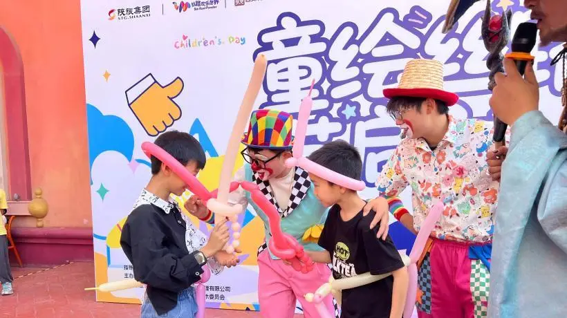 “童绘丝路·艺启六一”少儿艺术作品展在丝路欢乐世界欢乐启幕