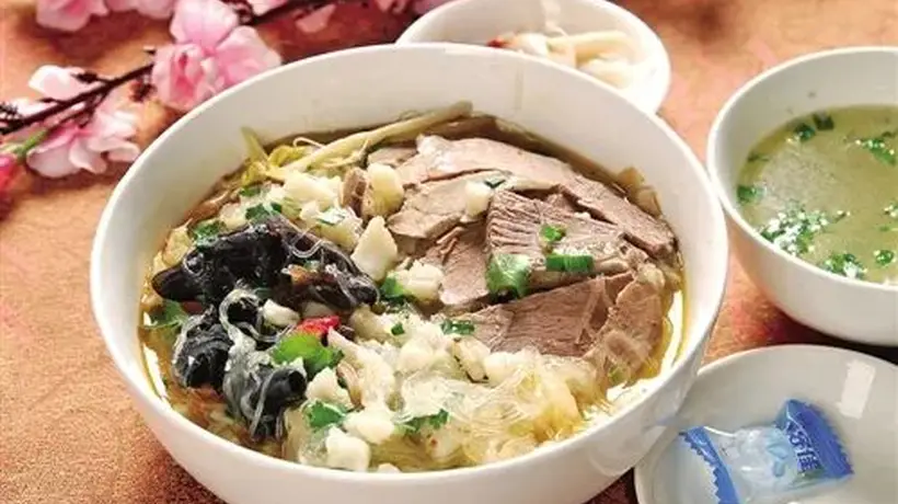 胡宝霞:一碗泡馍与一条高铁