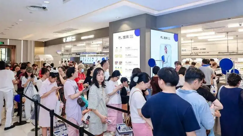 客流爆满!“鲜”入为主,这家新鲜零食店总部落在武汉