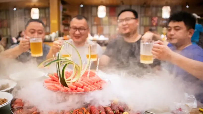 麻辣小龙虾+冰啤酒:夏季急性肠胃炎的真凶还是背锅侠?