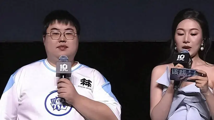 TTG零封WB 小胖高情商称赞对手 胖皇野王本色尽显