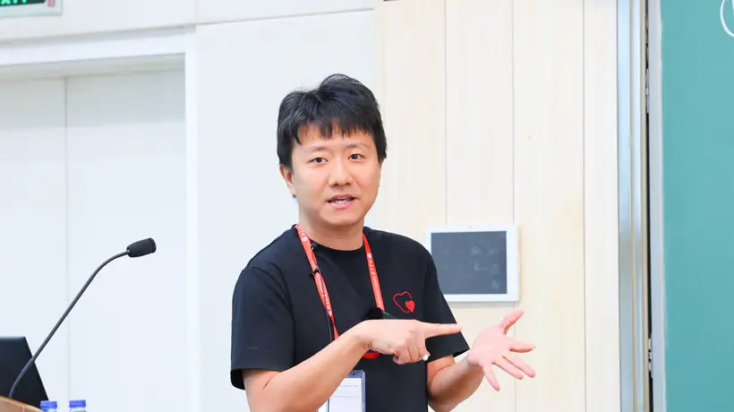 费城ICM现场见证！王虹邓煜斩获菲尔兹奖 中国籍学者首次同届拿下双项荣誉