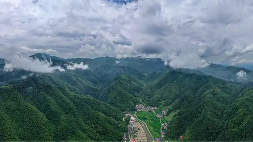 江西芦溪窑下村 夏日晨雾里的山居诗意引得人沉醉