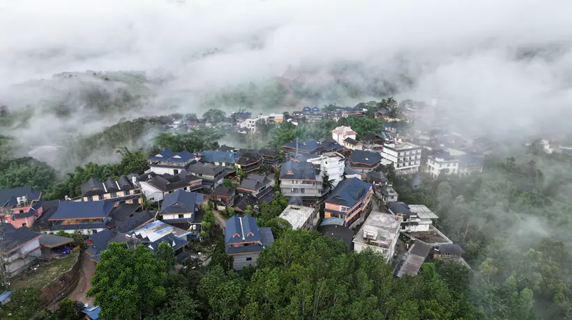 走进云南景洪基诺山 参与雨林徒步游体验多元乡村休闲乐趣