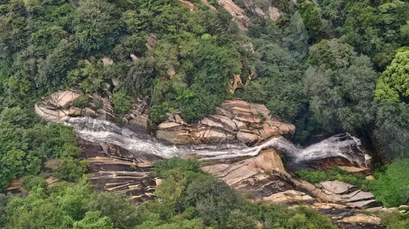 这个夏天来泰山溪谷,跟着山林溪水共赴一场沁凉身心的自然之约