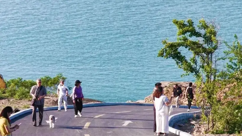 来老障头体验免费原生态海景！礁石群赶海观日落太好逛
