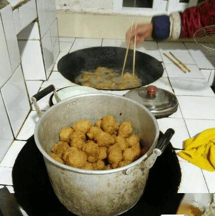 潘强国｜乡味绵长，难忘红稻床炸圆子