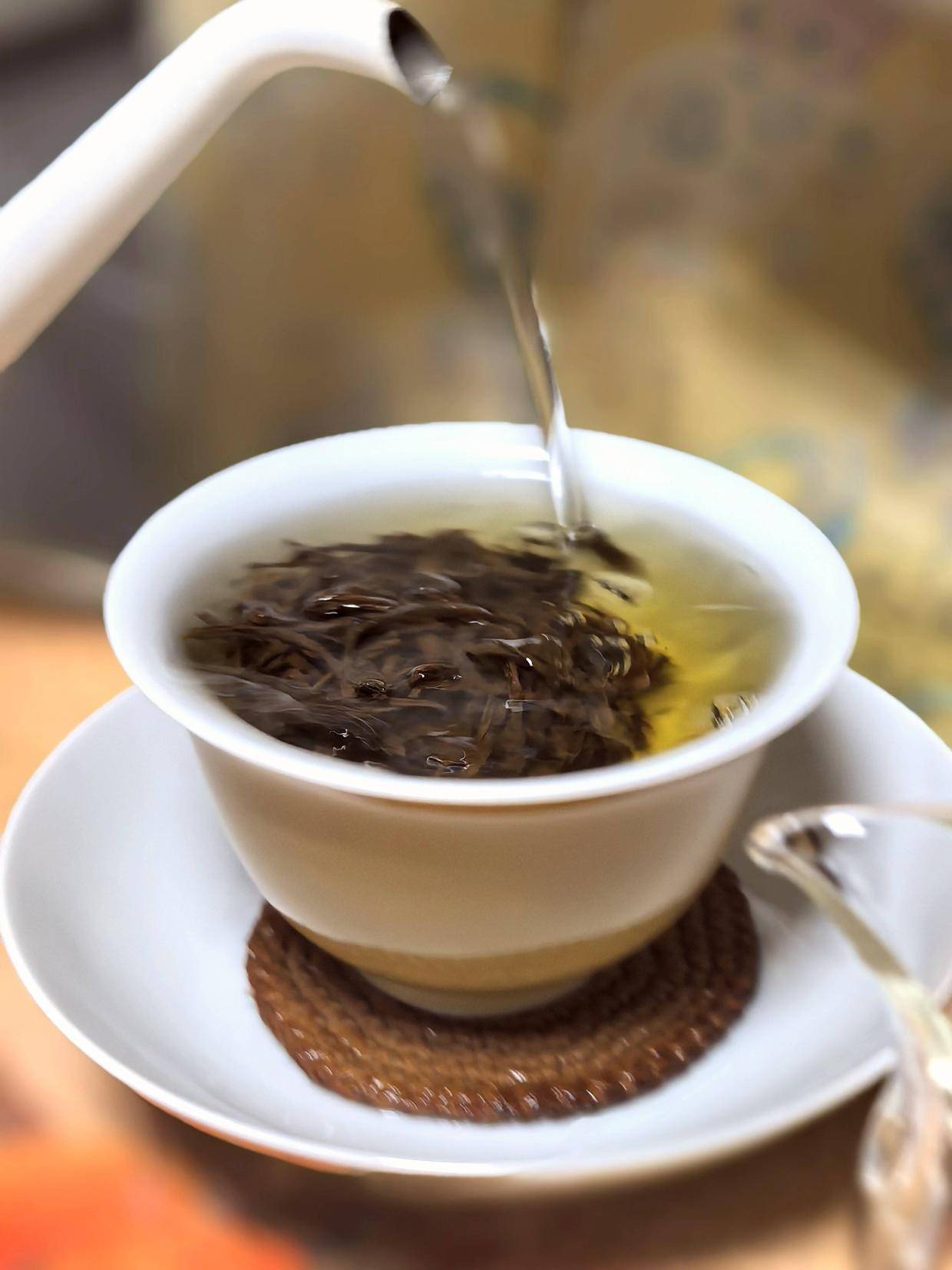 茶温刚好，日子也刚好