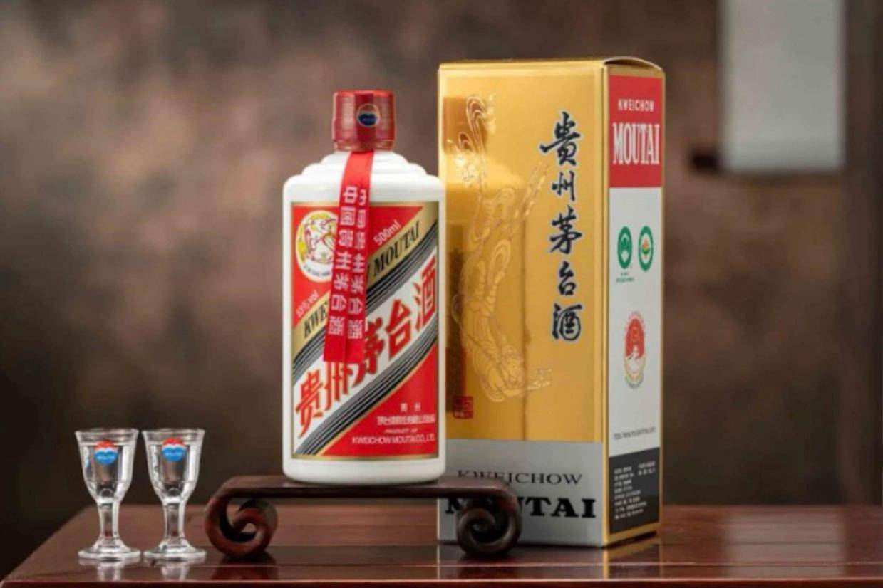 白酒板块震荡反弹，酒鬼酒涨停！茅台、五粮液涨幅靠