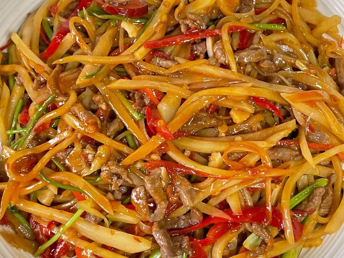 酸辣开胃！泡椒牛肉土豆丝，好吃到舔盘