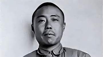 人人只骂他晚年犯错,却没人看见,他独守绝境3年救了红军