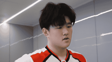 TES被淘汰后连夜回国,第一件事就是换人,已经在接触两个人
