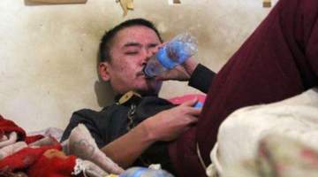 中国白酒界“高手”:一人将8人喝死,一人用铁链锁住自己戒酒