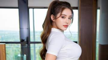 和高颜值女同事郊游偶遇奇趣棉田 携手徜徉间解锁专属小确幸