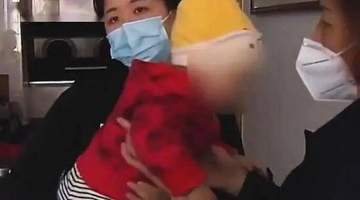 成都一女子不洗手抱孙子,儿媳怒斥不卫生,儿子一拳打面中,母亲扬言要儿子坐牢,儿子却说:她活该!6年后现状曝光...