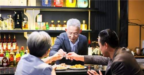 《舍得智慧人物》第八季开播,三个过来人聊高考