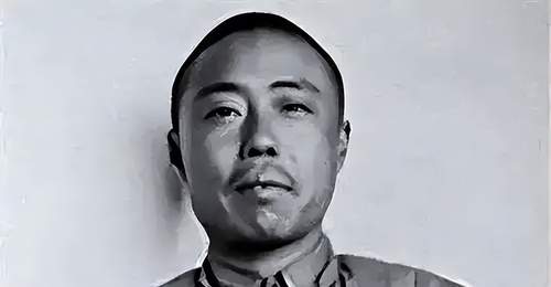 人人只骂他晚年犯错,却没人看见,他独守绝境3年救了红军