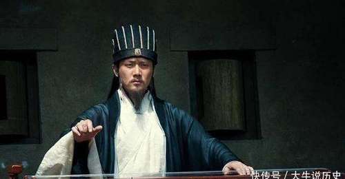 诸葛亮为何坚持坐轮椅?揭秘他最可怕的谋略