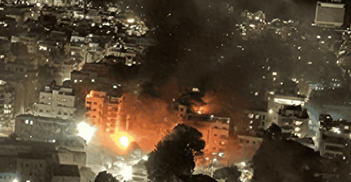 伊朗发射导弹打击驻约旦美军基地,现场参与的多国观察员记录下紧张瞬间,特朗普与内塔尼亚胡会面时双方态度微妙引发关注