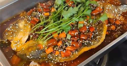 在家轻松做出喷香烤鱼 新手也能跟着烤出好吃的家庭版美味