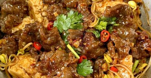 一口锅搞定三重鲜香体验 家常豆芽豆腐牛肉煲邀你解锁下饭美味