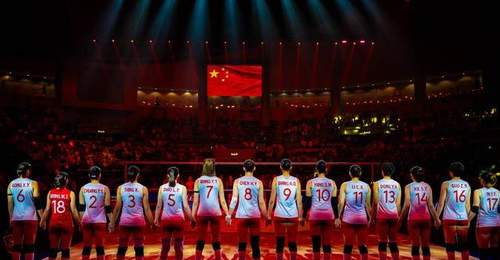 8月5日中国女排亚运会参赛名单公布，19人阵容涵盖主攻副攻多位置，吴梦洁回归领衔多元竞技体验