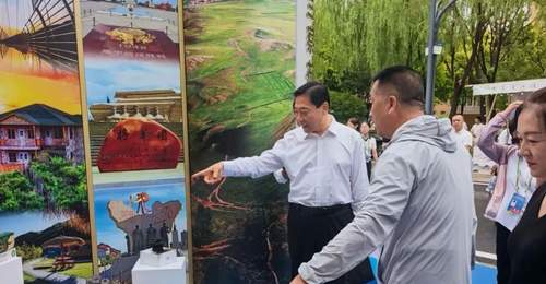 我市组团参加自治区旅游发展大会