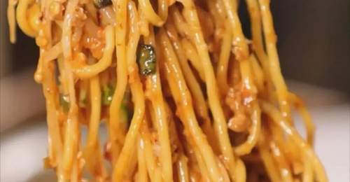 黄豆肉酱面!有了这个方法,轻轻松松在家就能搞定