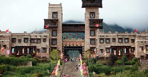 阿坝藏族羌族自治州旅行攻略·九寨沟旁的藏羌秘境与雪山草甸