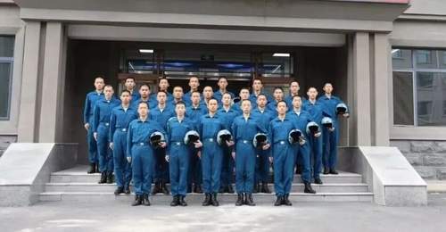 参与蓝天军旅!吉林航空实验班22名少年搭乘鲲鹏启航 出飞率居全国首位