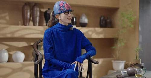 参与式艺术圈的多元抉择:从《雀之恋》震撼春晚到小彩旗离圈的观众所见