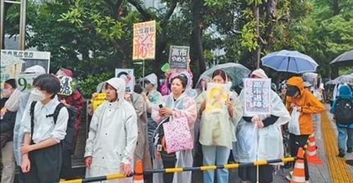 日新版防卫白皮书引多国参与批评 参与热议地区安全隐患成焦点