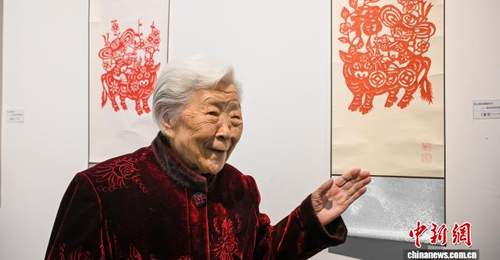 昆明百岁窗花奶奶张月仙剪纸展启幕 百件作品邀观众共赴传统匠心之约