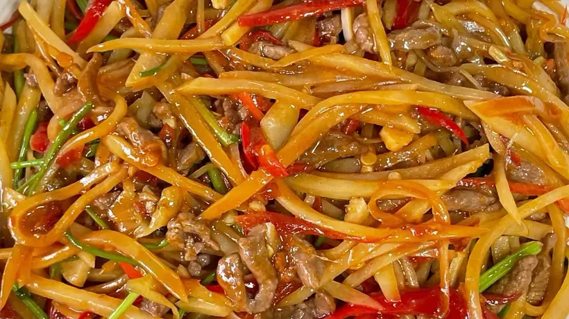 酸辣开胃!泡椒牛肉土豆丝,好吃到舔盘